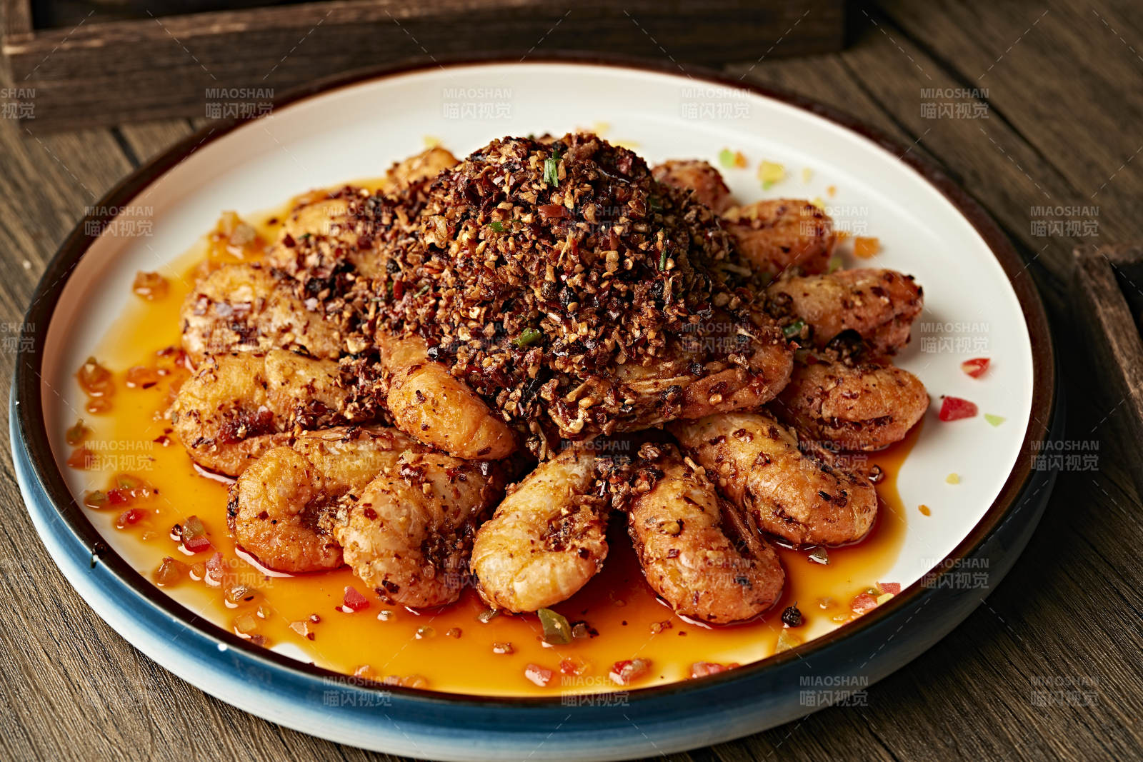 椒麻香辣红油香炸罗氏虾图片