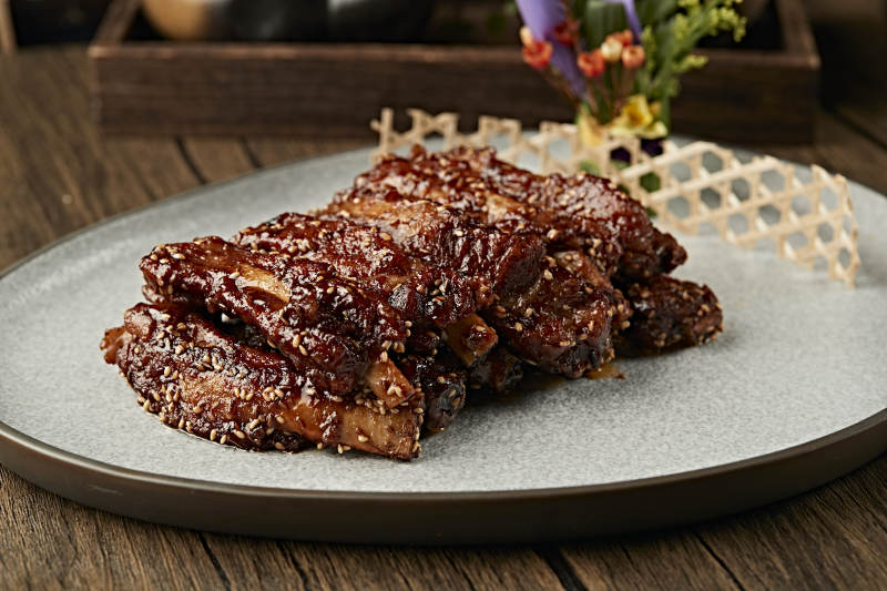 孜然味香烤猪肋排图片