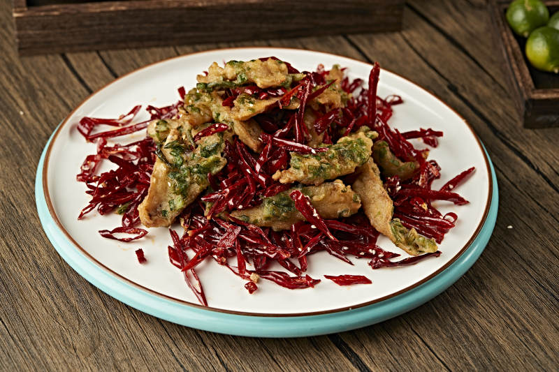 麻辣葱香油炸酥肉图片