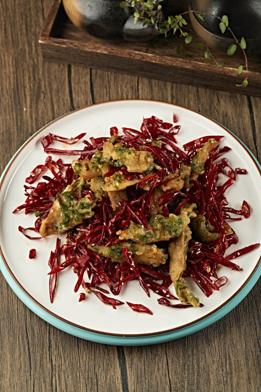 麻辣葱香油炸酥肉图片