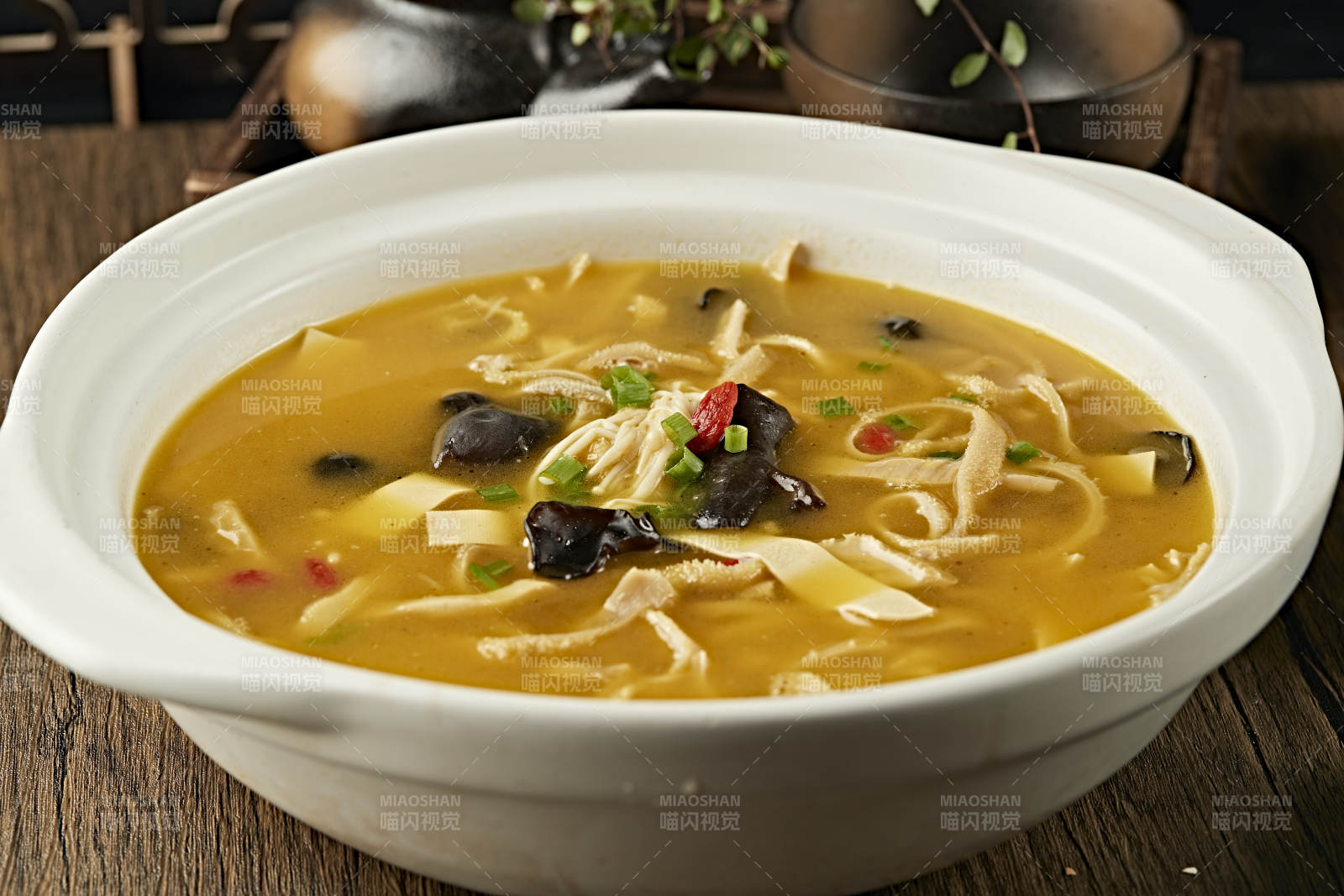 美味营养酸汤牛肚丝图片