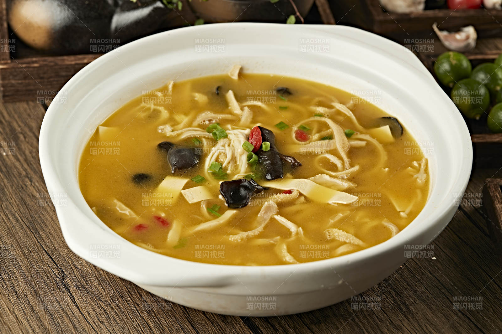 美味营养酸汤牛肚丝图片