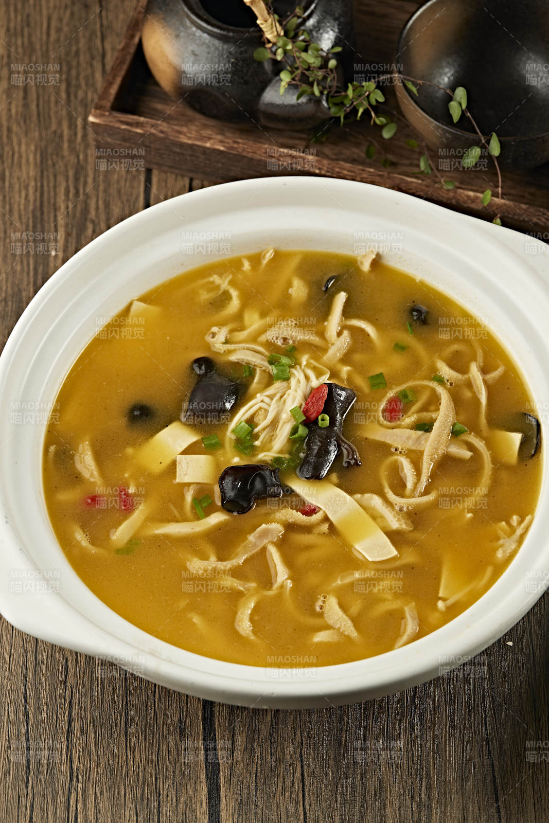 美味营养酸汤牛肚丝图片