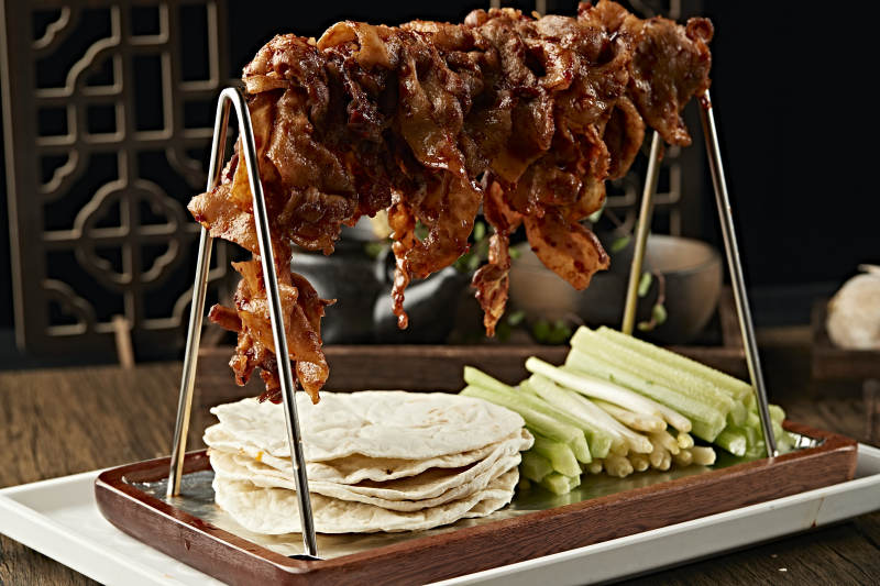 晾干烤肉配薄饼肥牛图片