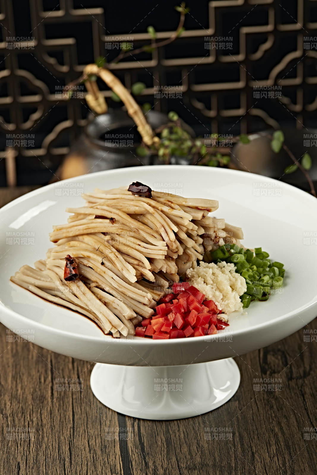 浇汁凉拌莜面图片