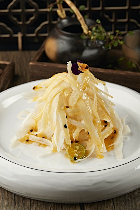 浇汁百香果酱茭白丝图片