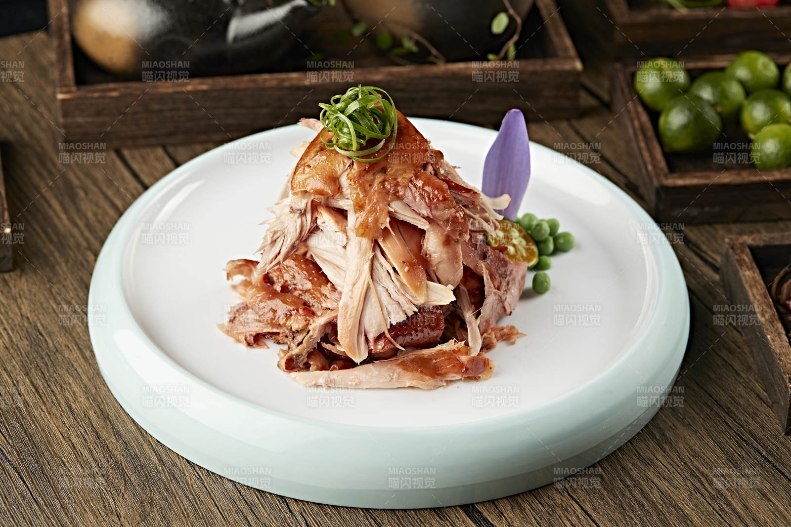 美味手撕熏鸡图片