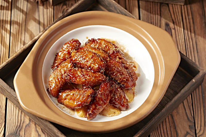 砂锅桂花蜂蜜焗鸡翅图片