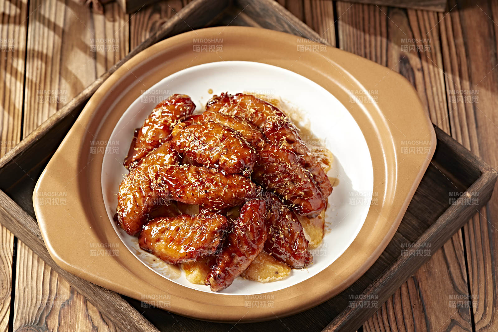 砂锅桂花蜂蜜焗鸡翅图片