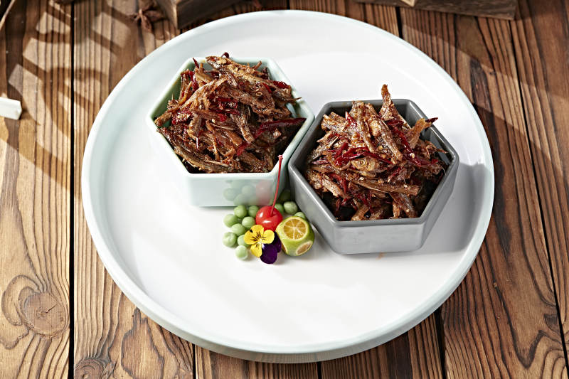 精品小凉菜辣味香酥小银鱼图片