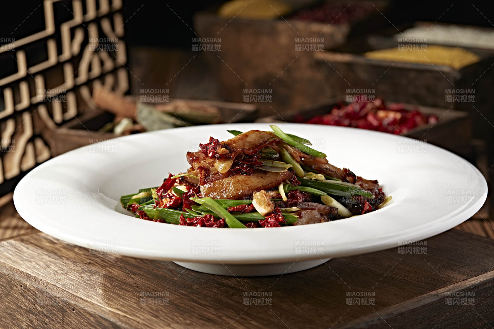 香辣蒜苗炒腊肉图片