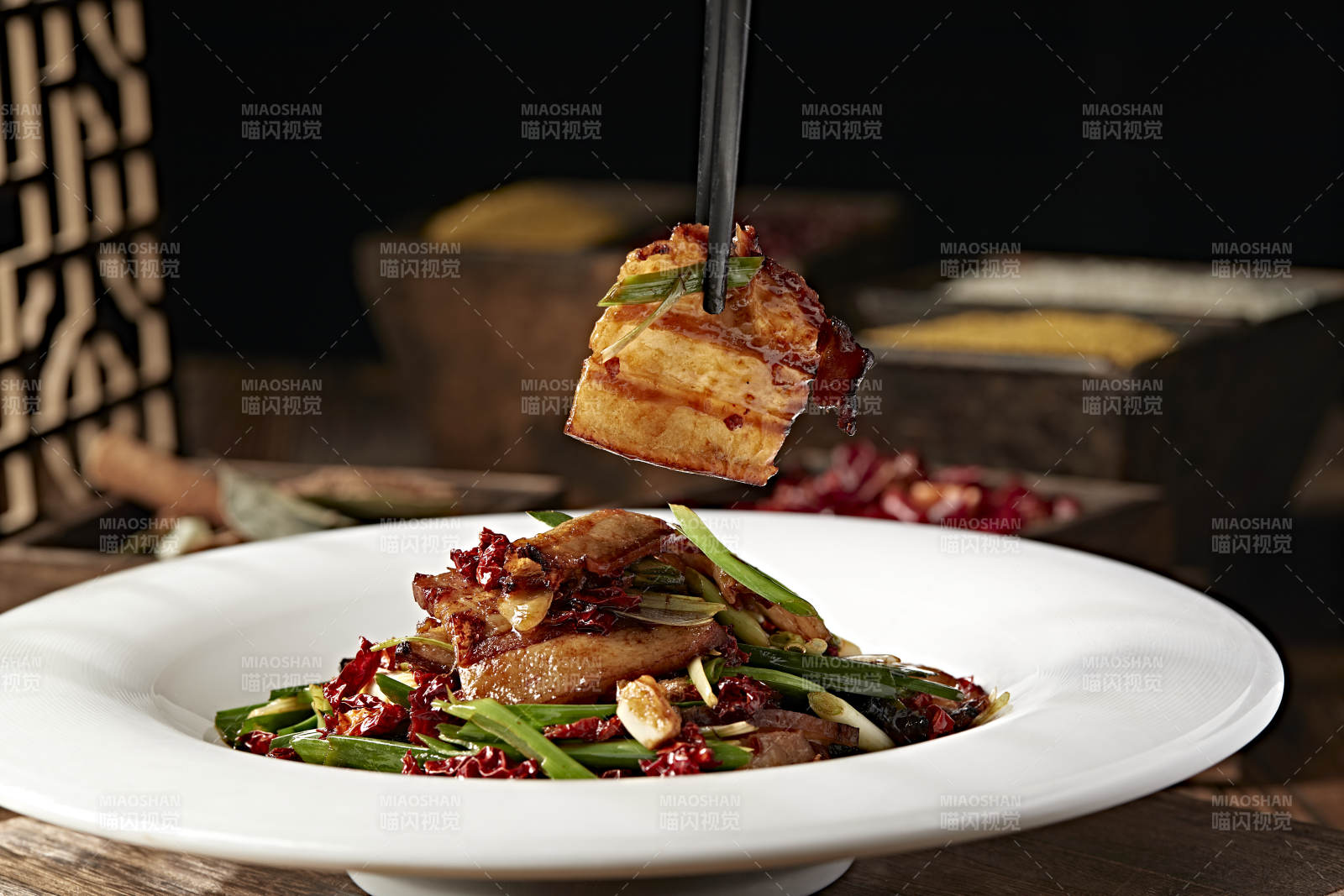 香辣蒜苗炒腊肉图片