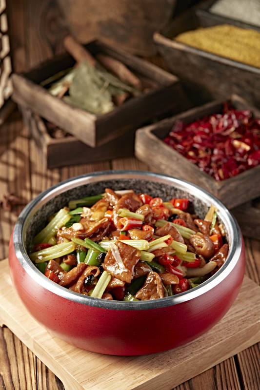 豆豉米椒西芹烧肥肠图片