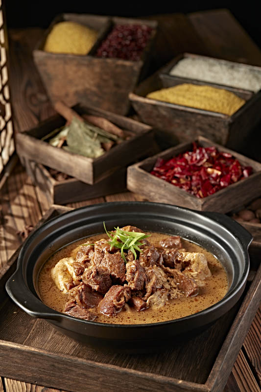 砂锅土豆腐炖牛腩图片