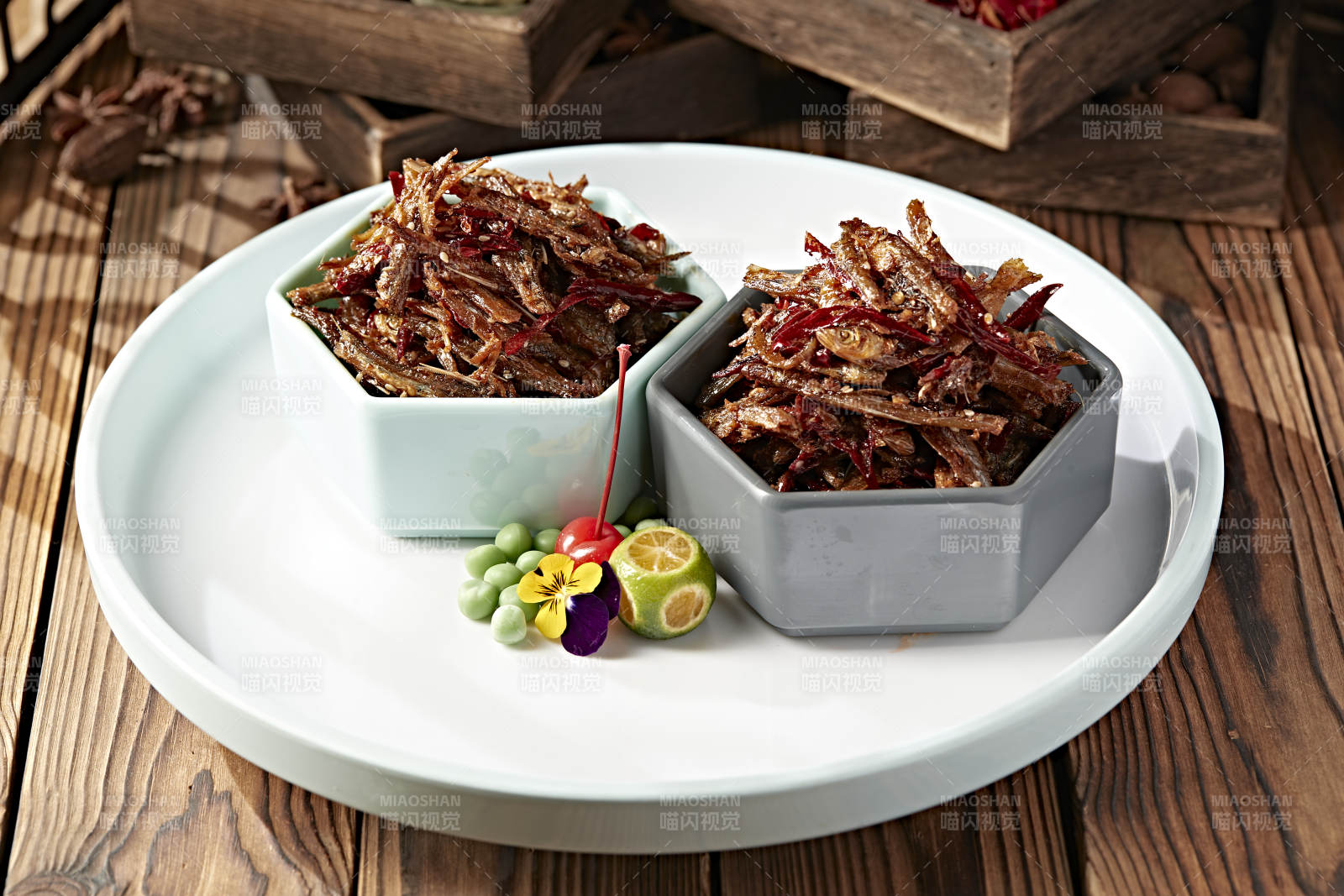 精品小凉菜辣味香酥小银鱼图片