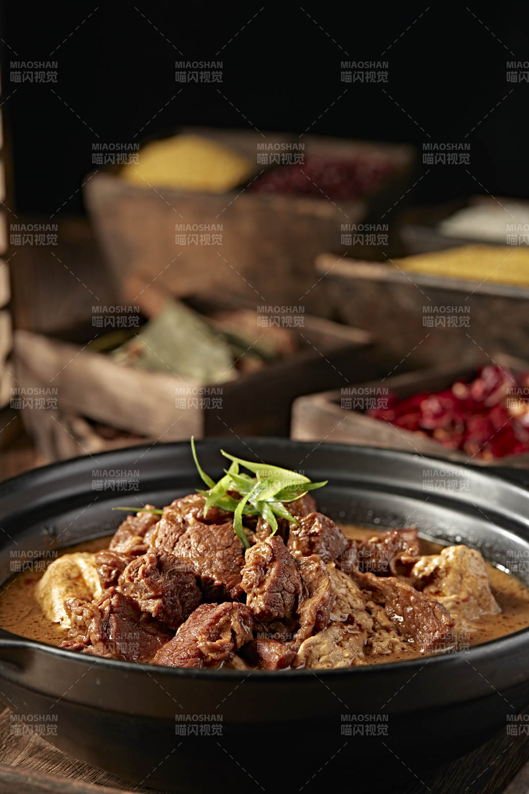 砂锅土豆腐炖牛腩图片