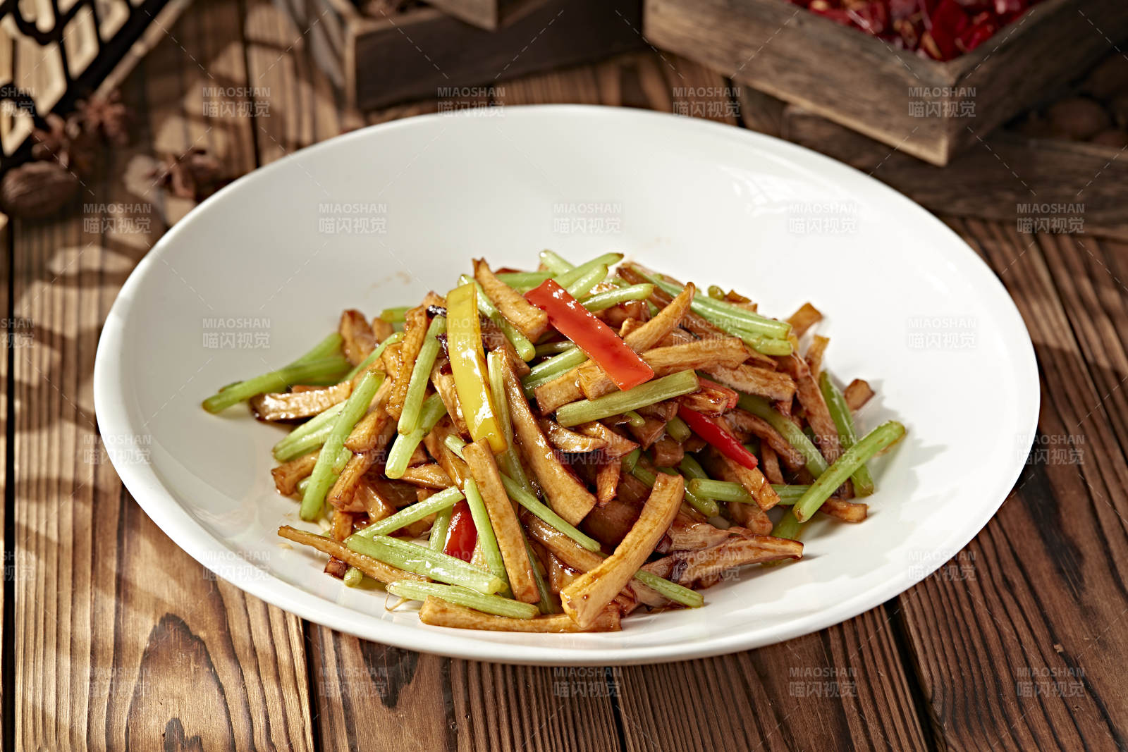 彩椒丝西芹XO酱烧杏鲍菇图片