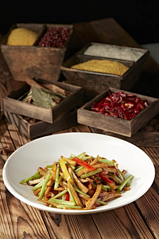 彩椒丝西芹XO酱烧杏鲍菇图片