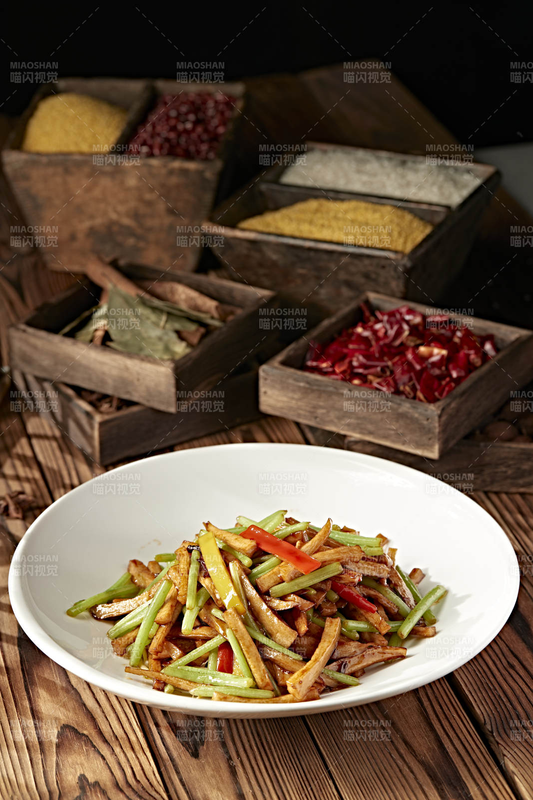 彩椒丝西芹XO酱烧杏鲍菇图片