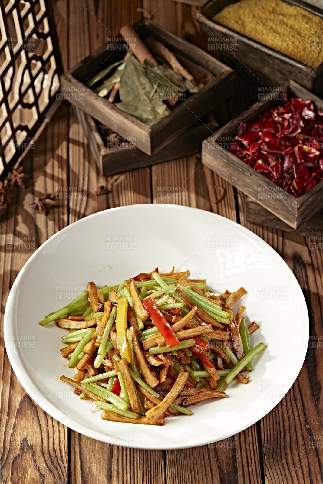 彩椒丝西芹XO酱烧杏鲍菇图片