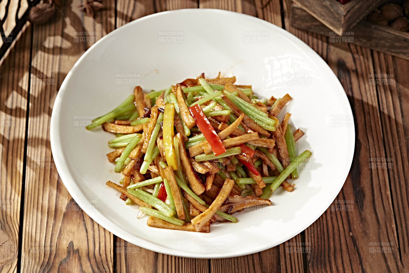 彩椒丝西芹XO酱烧杏鲍菇图片