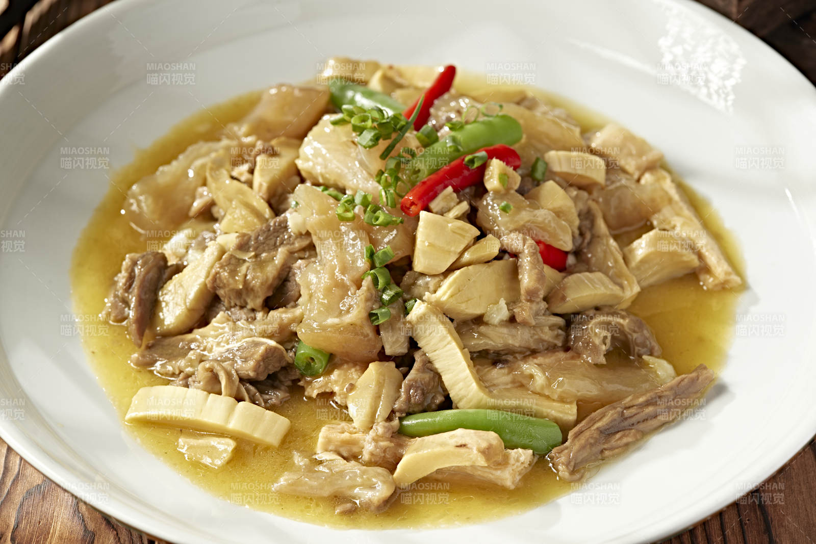 白烧牛筋头巴脑板筋牛腩蹄筋图片