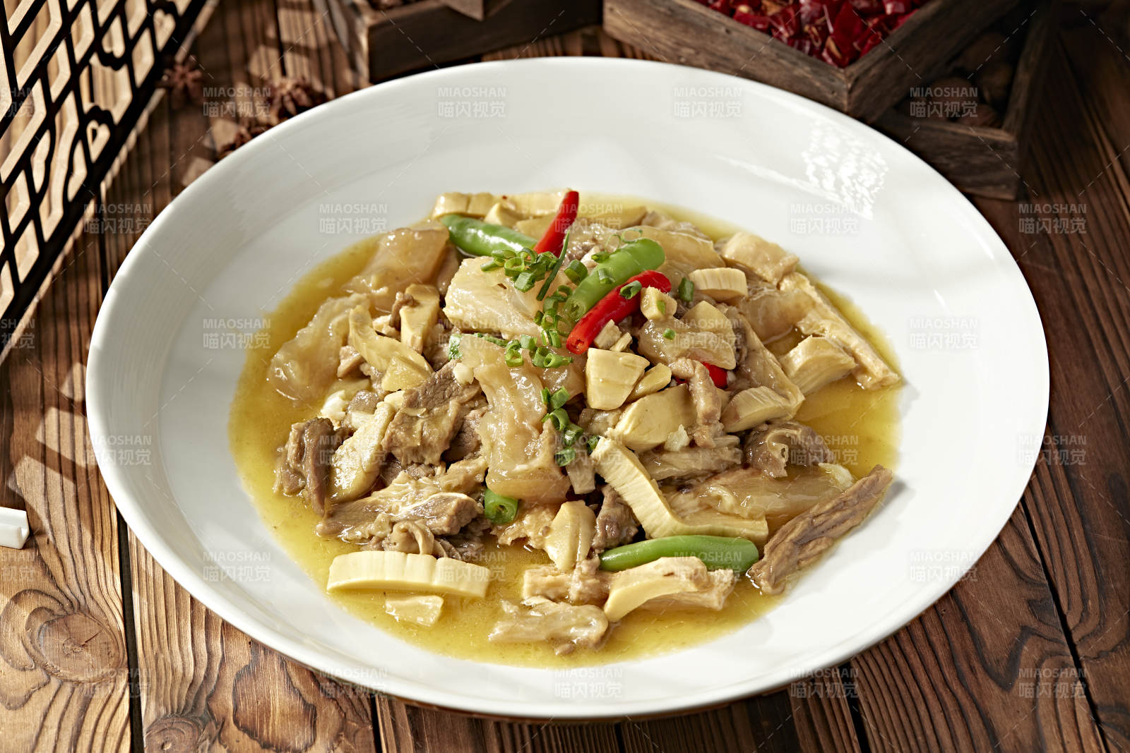 白烧牛筋头巴脑板筋牛腩蹄筋图片