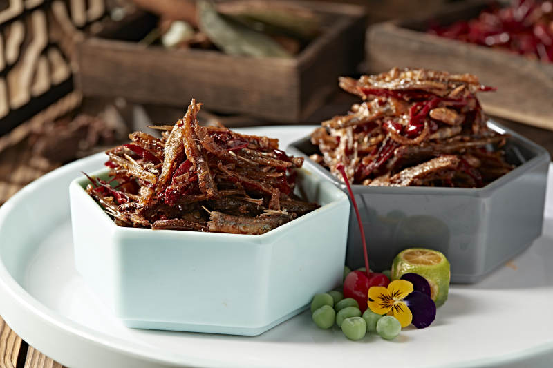 精品小凉菜辣味香酥小银鱼图片