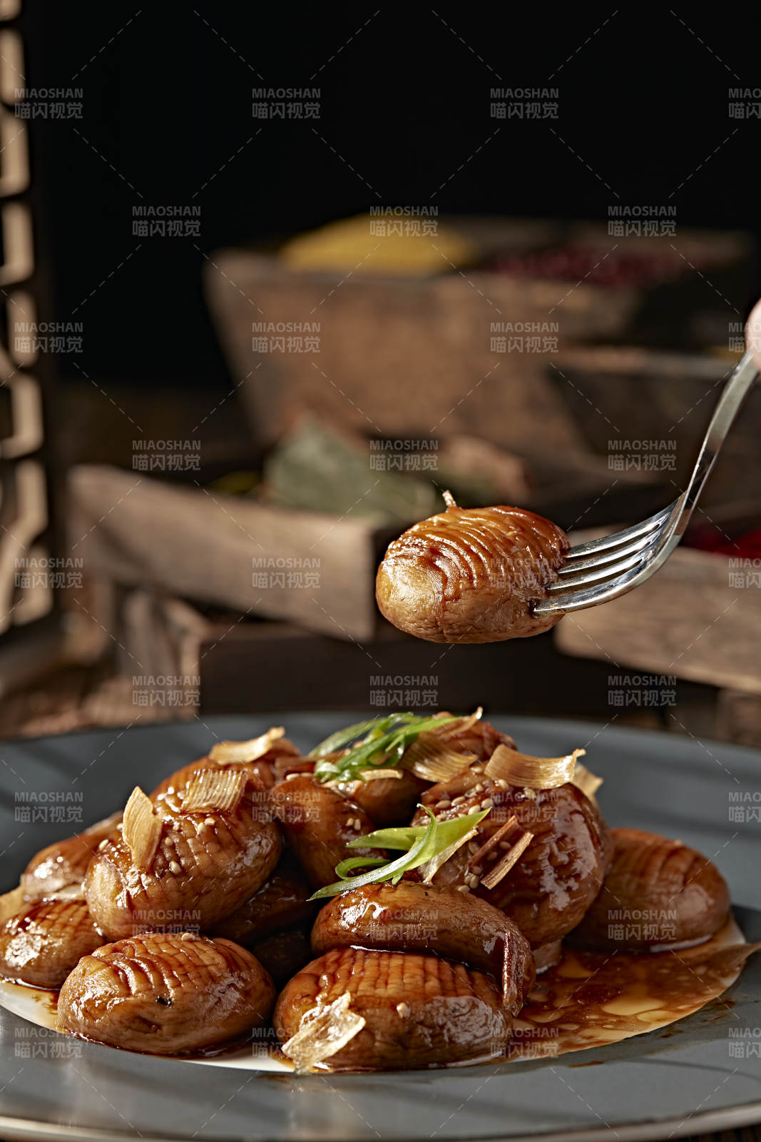 酱烧葱香塞外口蘑图片