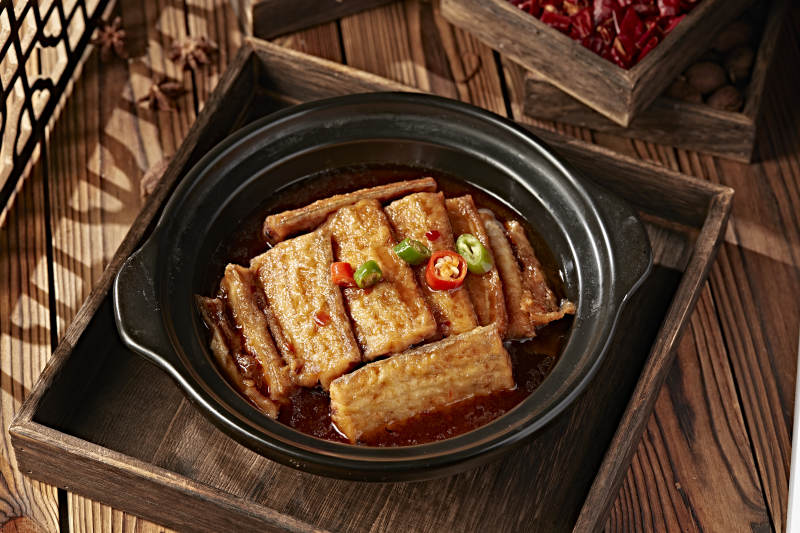 砂锅红油香辣炖酥骨带鱼图片