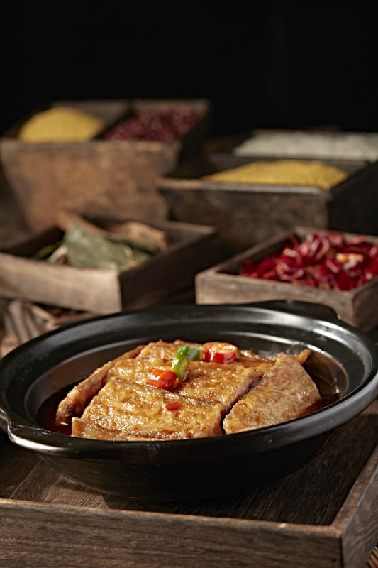 砂锅红油香辣炖酥骨带鱼图片