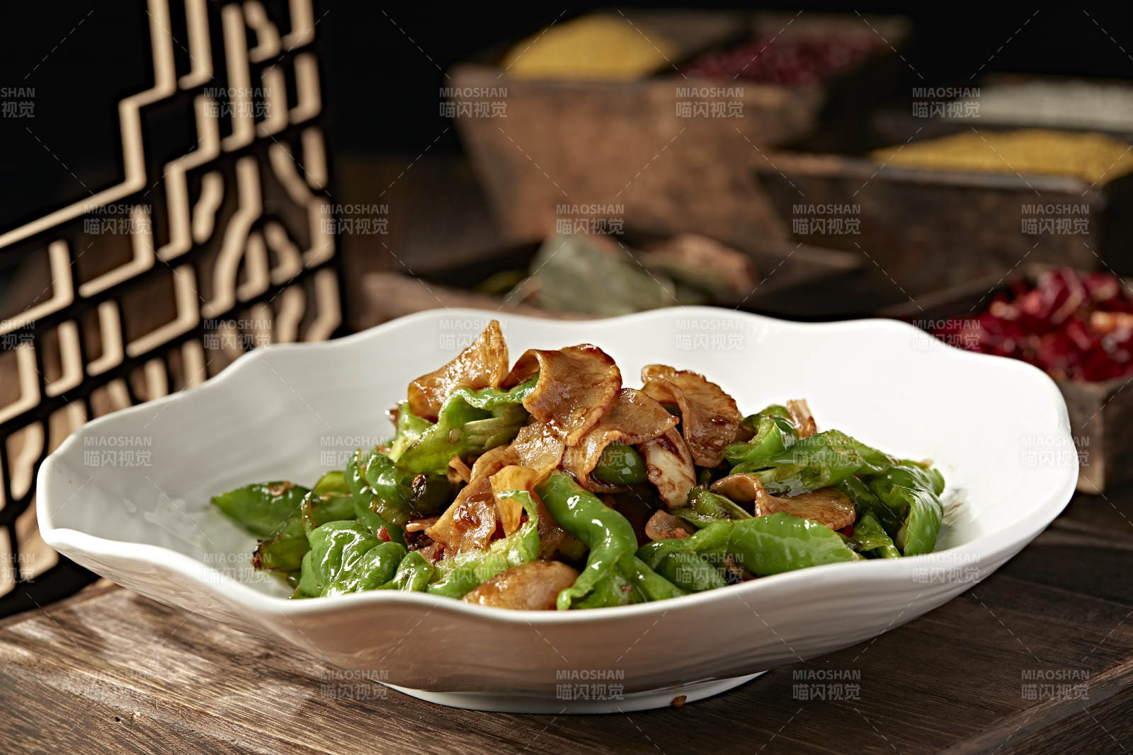 五花肉螺丝青辣椒爆炒海螺片图片