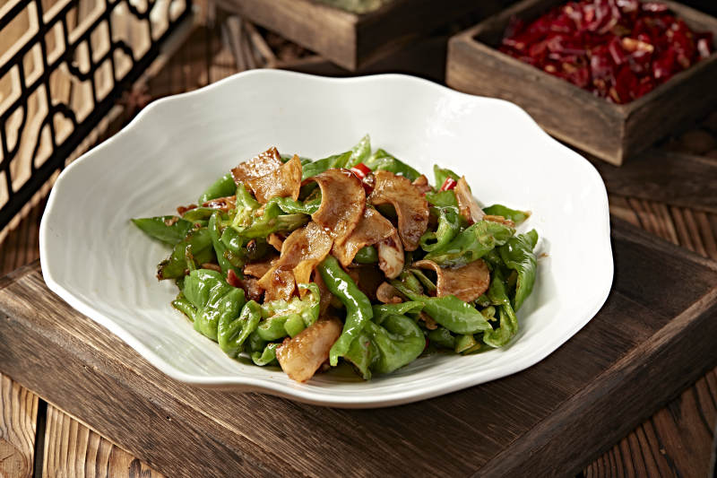 五花肉螺丝青辣椒爆炒海螺片图片