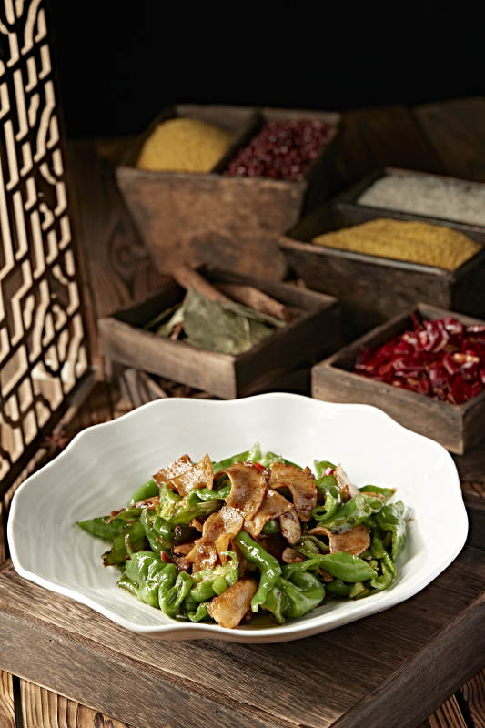 五花肉螺丝青辣椒爆炒海螺片图片