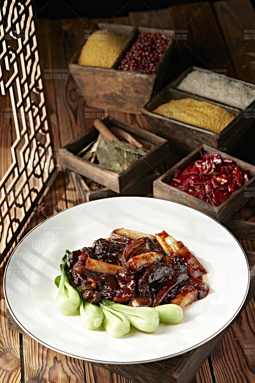 经典传统卤菜葱烧海参图片