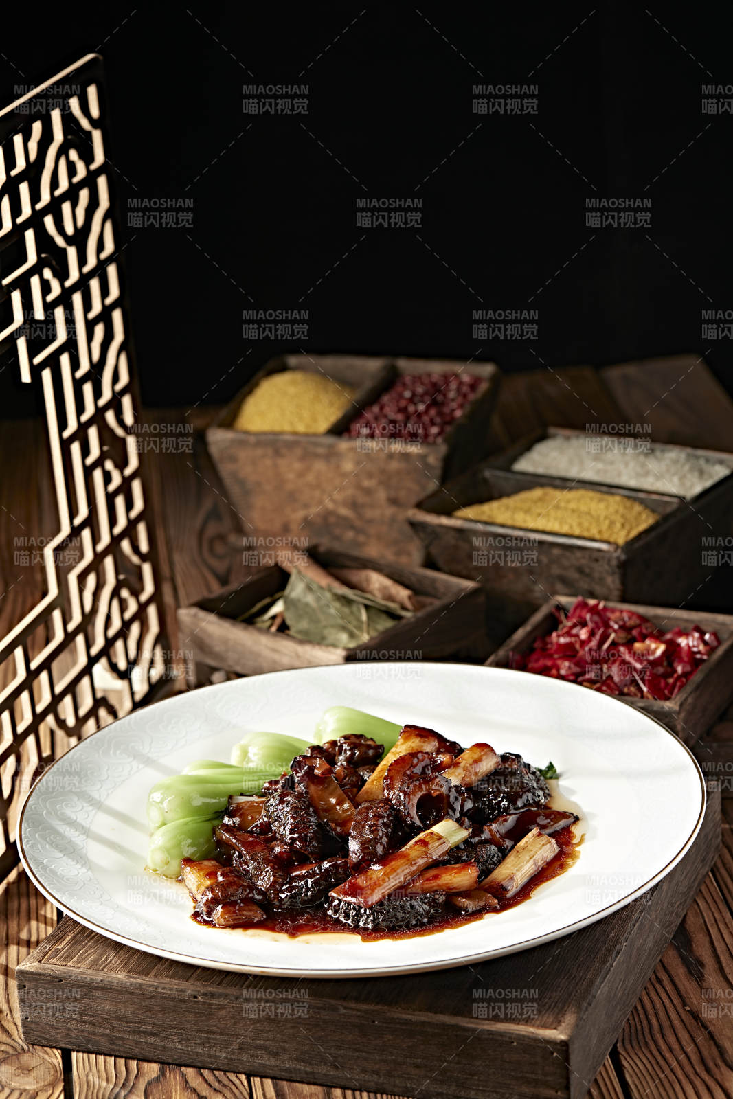 经典传统卤菜葱烧海参图片