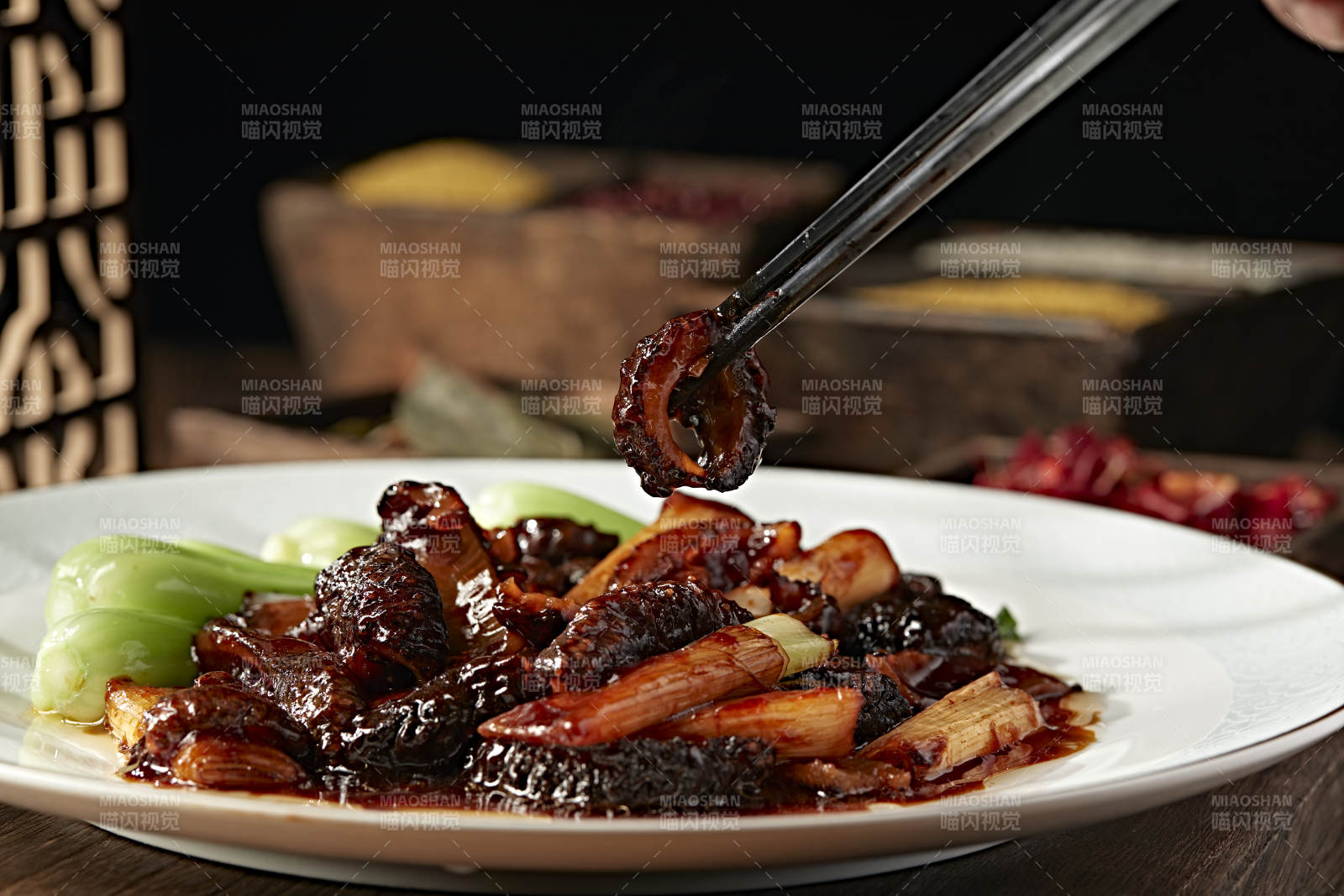 经典传统卤菜葱烧海参图片