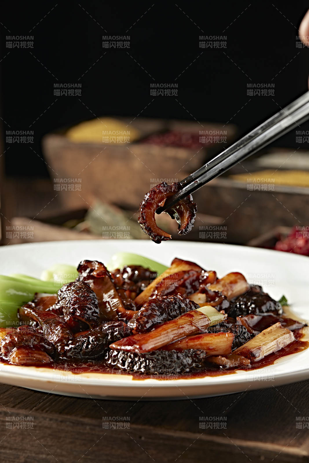 经典传统卤菜葱烧海参图片