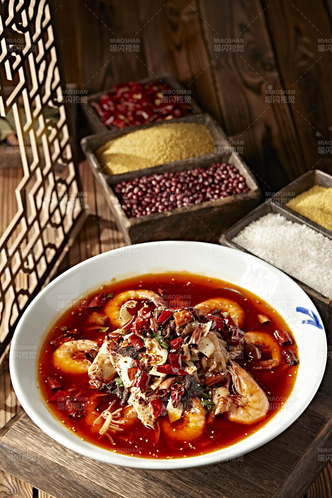 川味红油大虾毛血旺图片