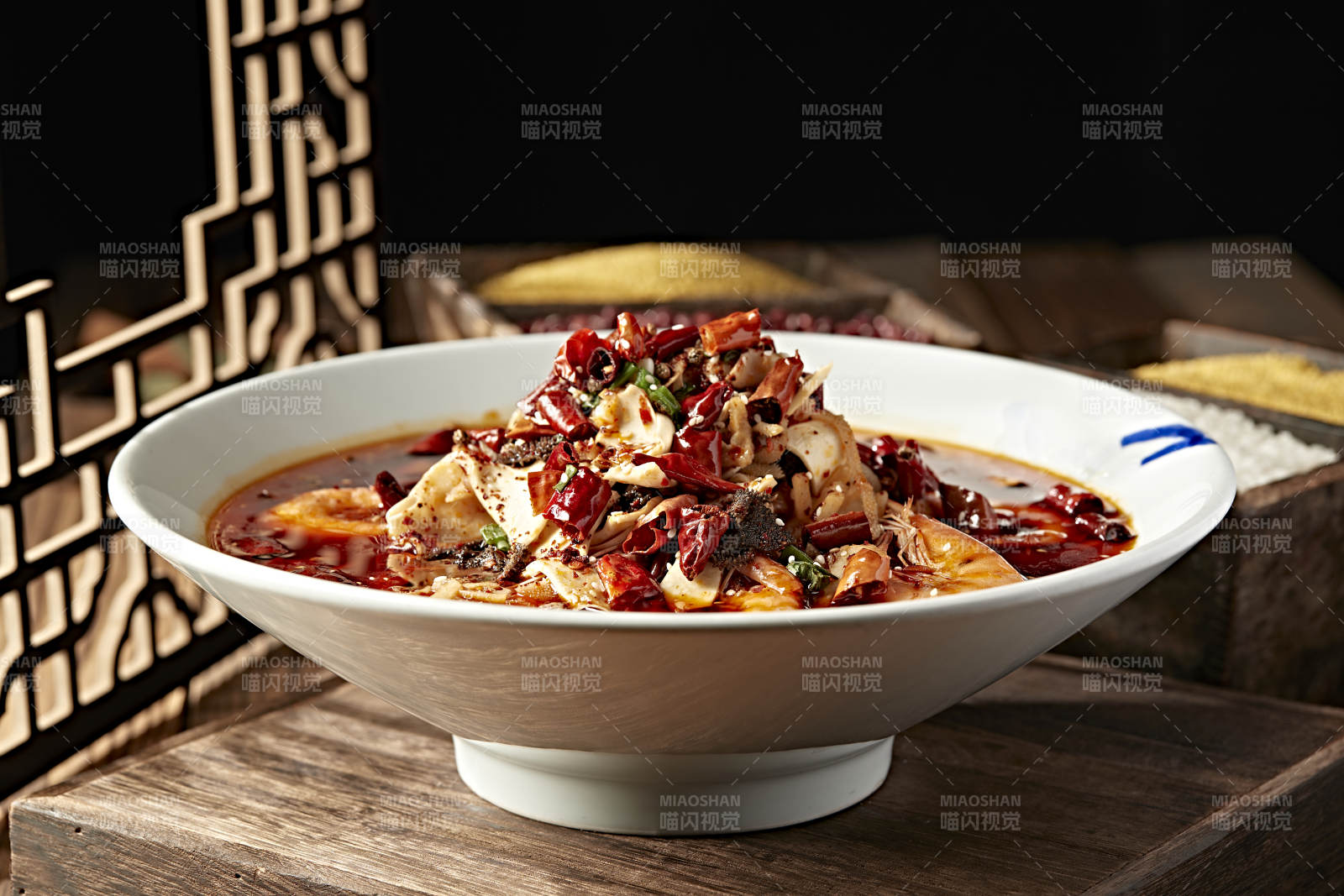 川味红油大虾毛血旺图片