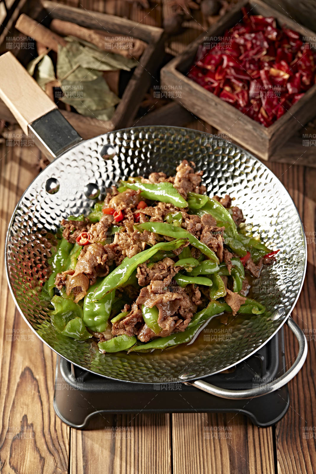 精美小炒螺丝椒爆炒猪五花肉图片