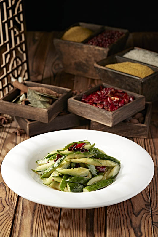 芥末油拌盐水腌黄瓜条图片