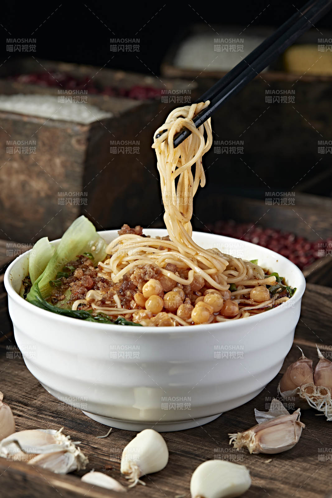 地域名小吃肉沫豌杂重庆小面图片