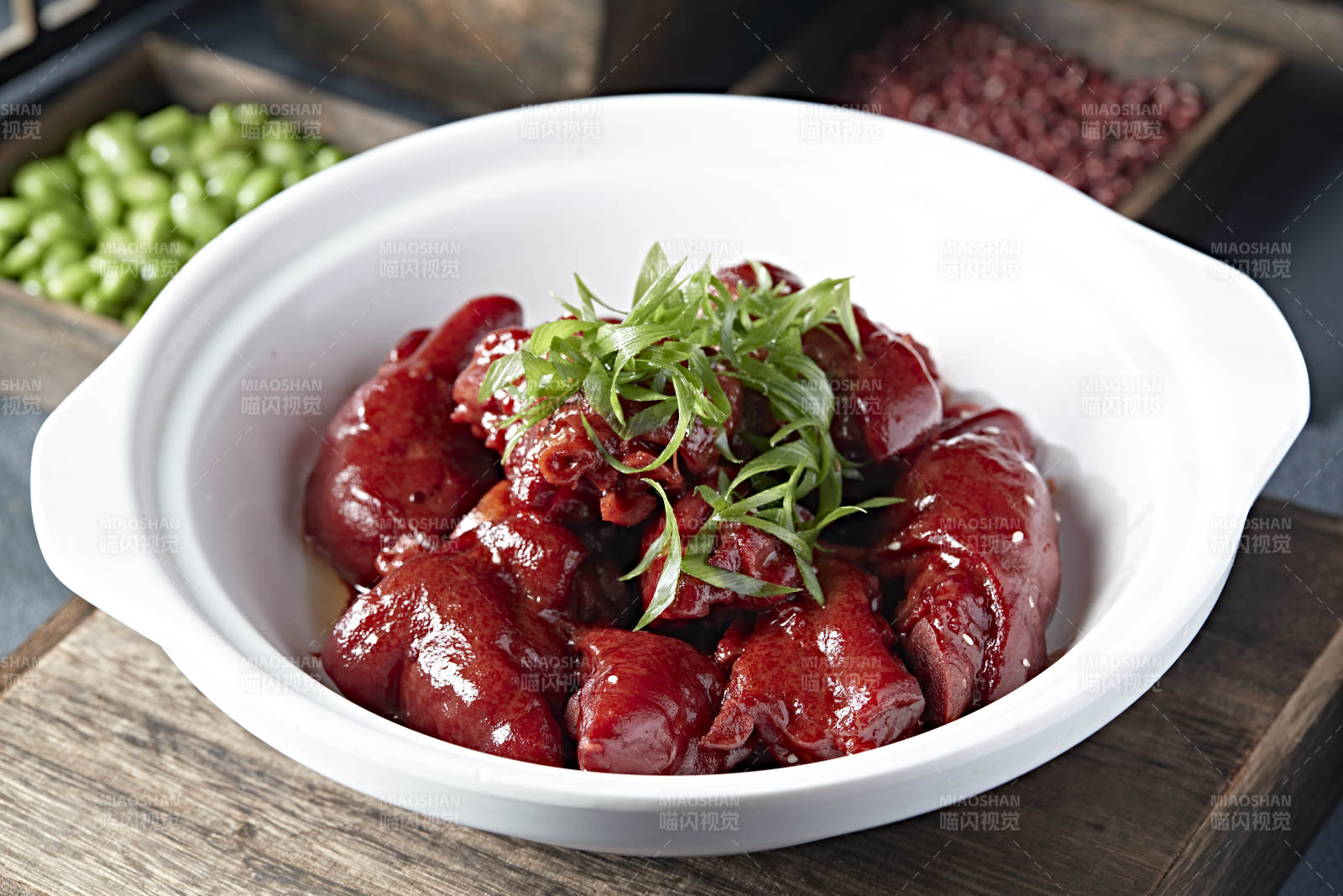 美味砂锅毛氏红烧猪蹄块图片