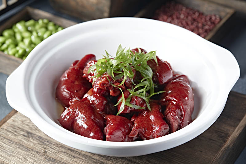 美味砂锅毛氏红烧猪蹄块图片