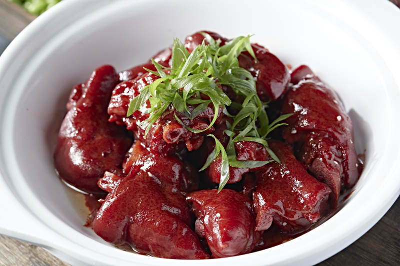 美味砂锅毛氏红烧猪蹄块图片