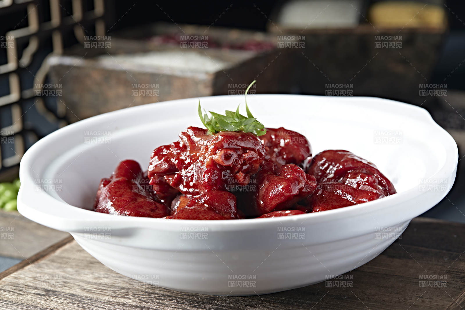 美味砂锅毛氏红烧猪蹄块图片