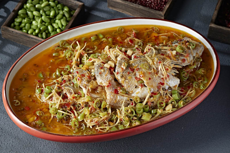 川味椒麻香水海鲈鱼图片