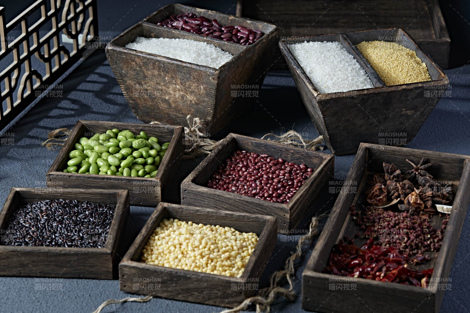 五谷杂粮及常用中餐调料组合图片