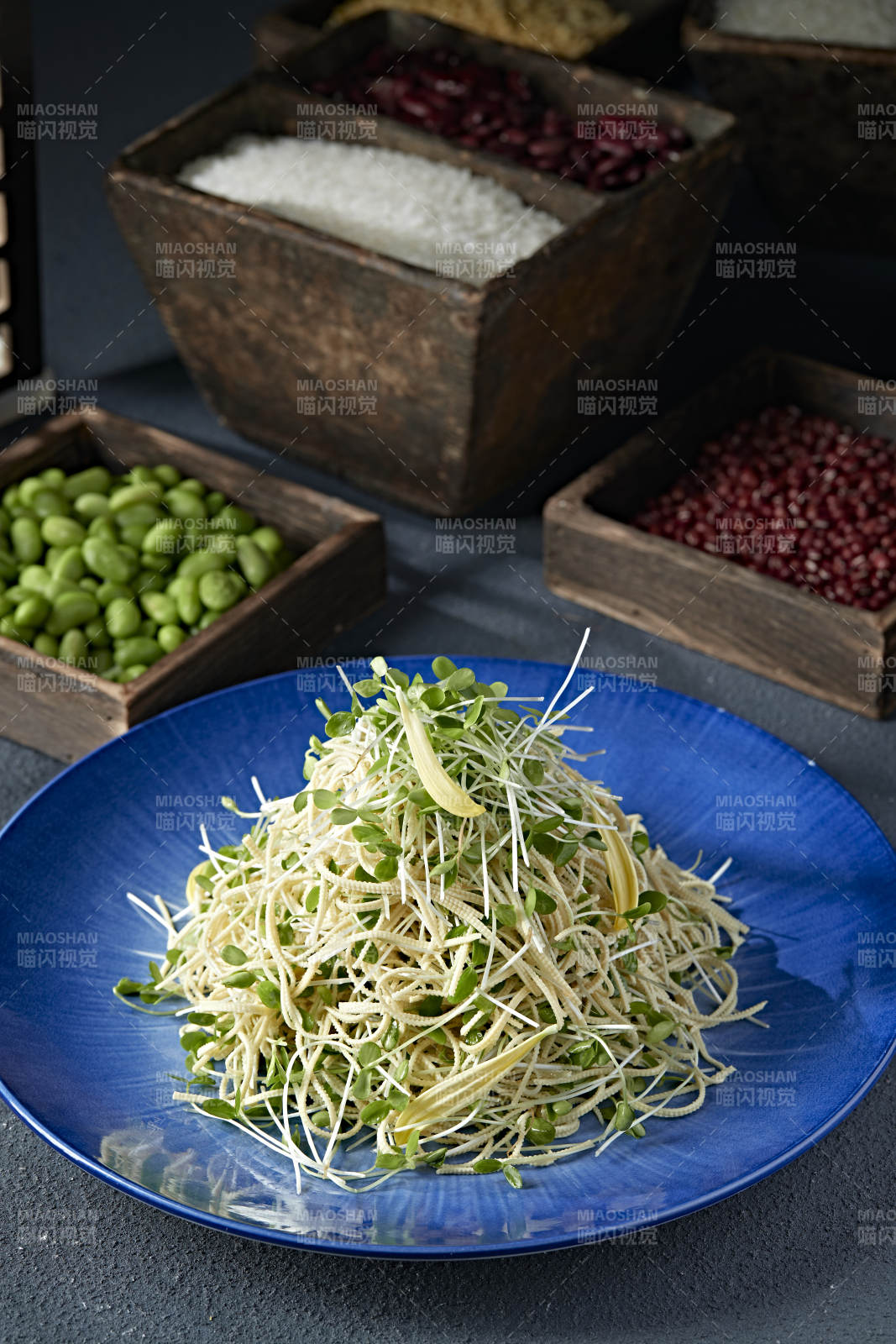 香椿苗凉拌干豆腐丝图片